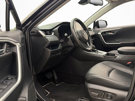 Toyota RAV4 11 of 30