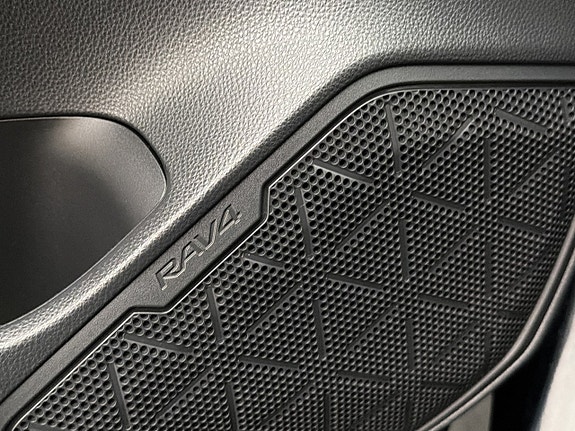 Toyota RAV4 30 of 30