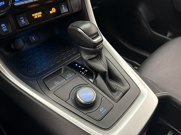 Toyota RAV4 18 of 30