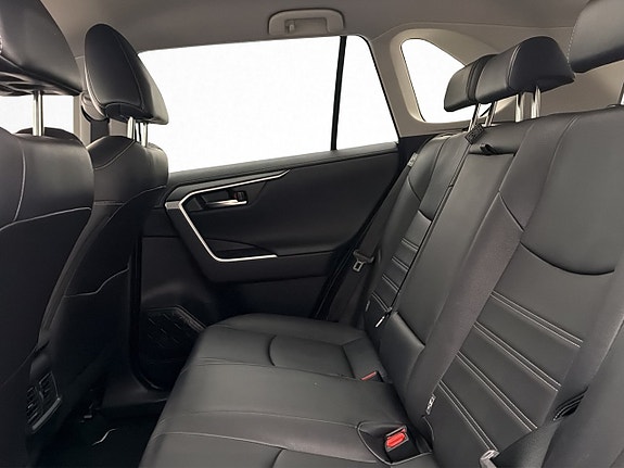 Toyota RAV4 17 of 30
