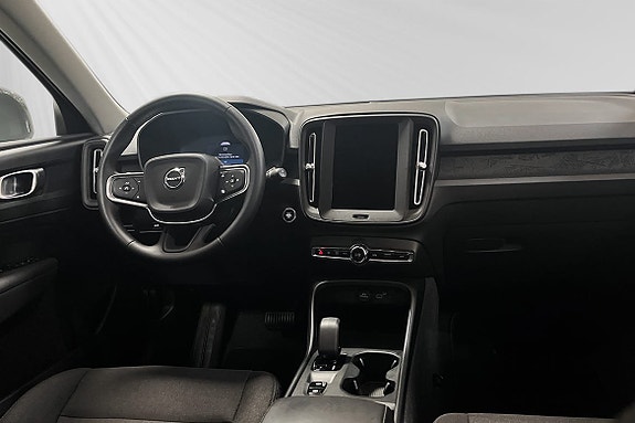 Volvo XC40 5 of 8