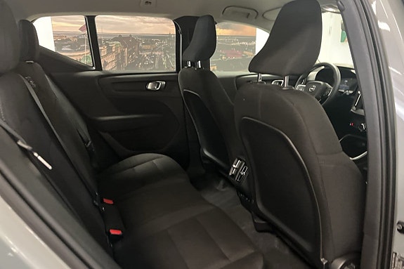 Volvo XC40 7 of 8