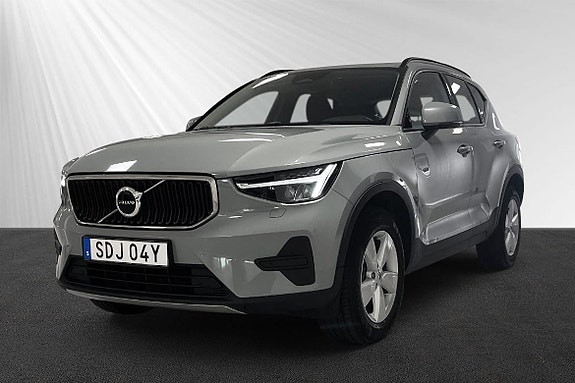 Volvo XC40 4 of 8