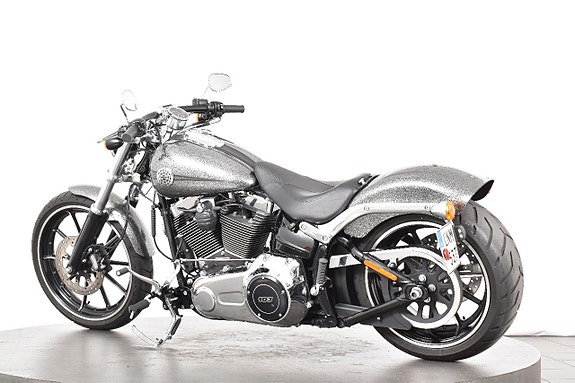 Harley-Davidson FXSB103 Softail Breakout ABS Nyservad 4 of 18