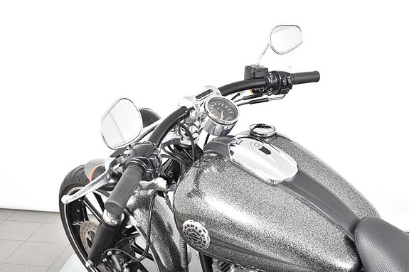 Harley-Davidson FXSB103 Softail Breakout ABS Nyservad 6 of 18