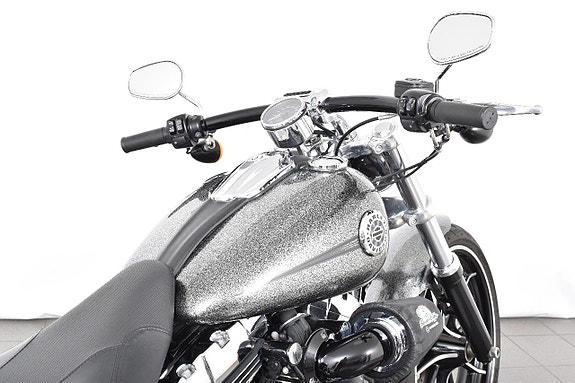 Harley-Davidson FXSB103 Softail Breakout ABS Nyservad 15 of 18