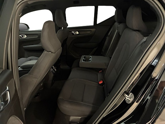 Volvo XC40 7 of 15