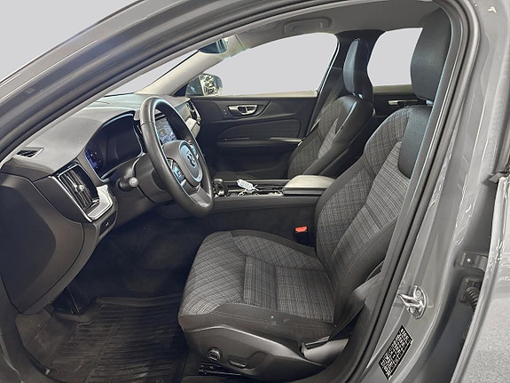 Volvo V60 8 of 21