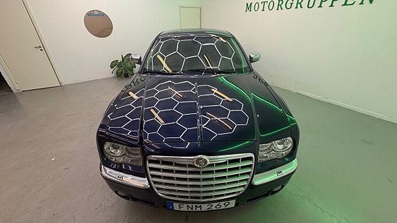 Chrysler 300C 6 of 19