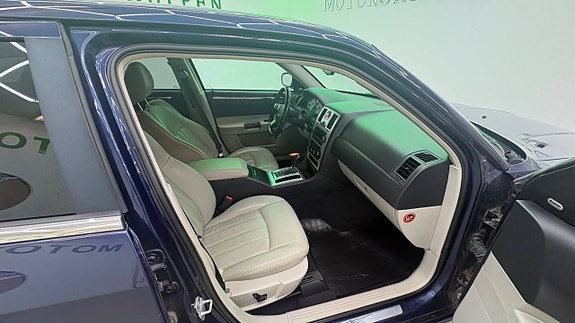 Chrysler 300C 18 of 19