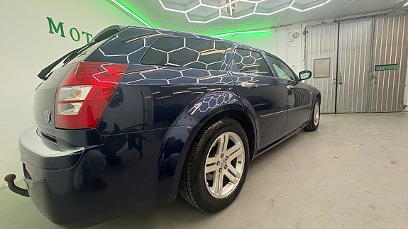 Chrysler 300C 7 of 19