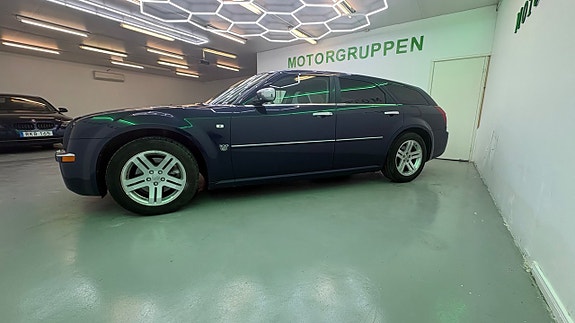 Chrysler 300C 5 of 19