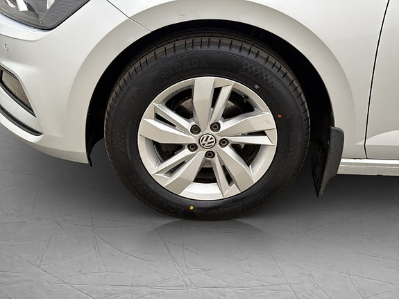 Volkswagen Polo 10 of 28