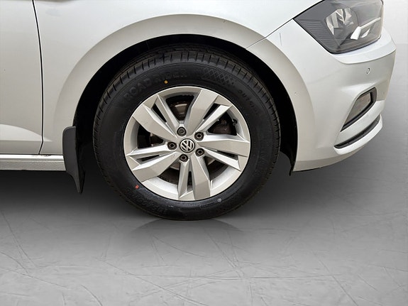 Volkswagen Polo 13 of 28