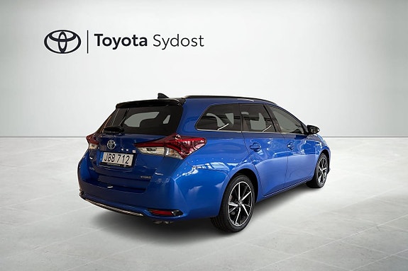 Toyota Auris 3 of 15