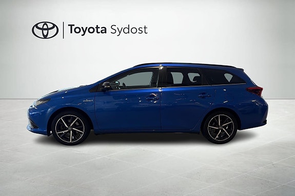Toyota Auris 4 of 15