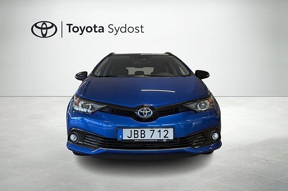 Toyota Auris 6 of 15
