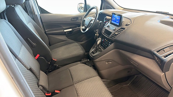 Ford Transit Connect 3 of 9