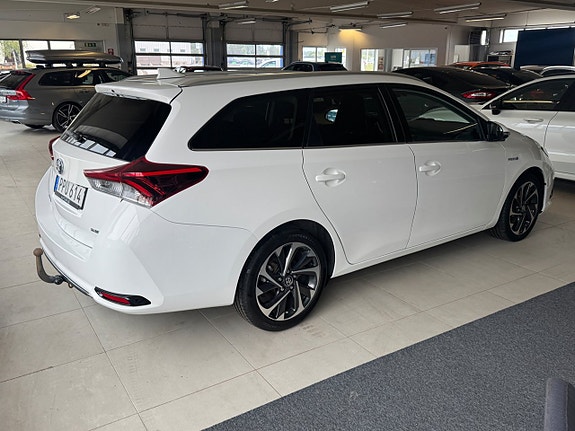 Toyota Auris 3 of 7