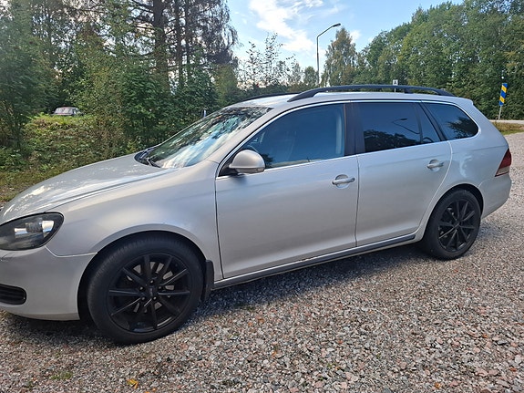 Volkswagen Golf VI 2 of 5