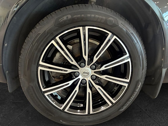 Volvo XC60 10 of 14