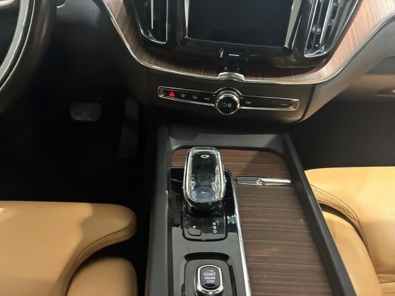 Volvo XC60 13 of 14