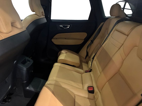 Volvo XC60 7 of 14