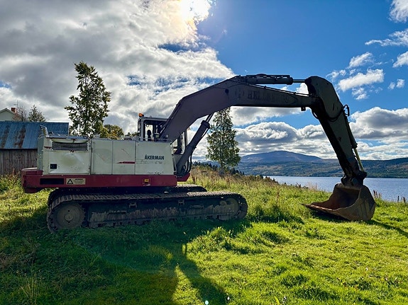 Grävmaskin Åkerman EC300 med flertal redskap 5 of 5