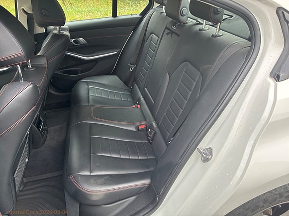 BMW 330e 17 of 19
