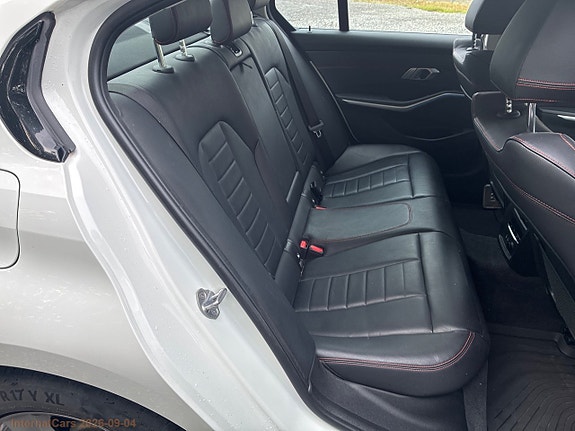 BMW 330e 18 of 19