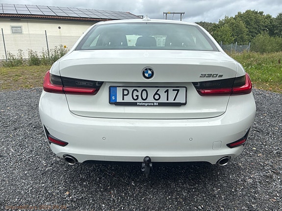 BMW 330e 7 of 19