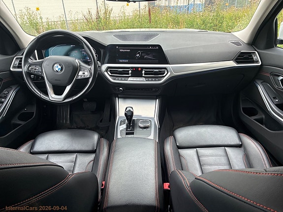 BMW 330e 13 of 19