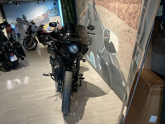 Harley-Davidson LOW RIDER ST 5 of 6