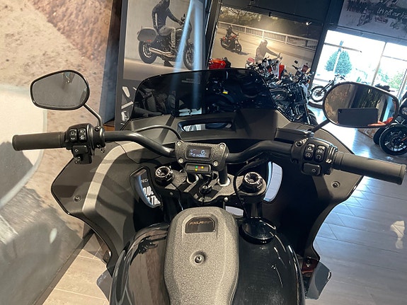 Harley-Davidson LOW RIDER ST 6 of 6
