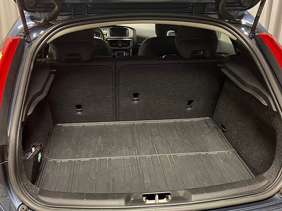 Volvo V40 Cross Country 7 of 19