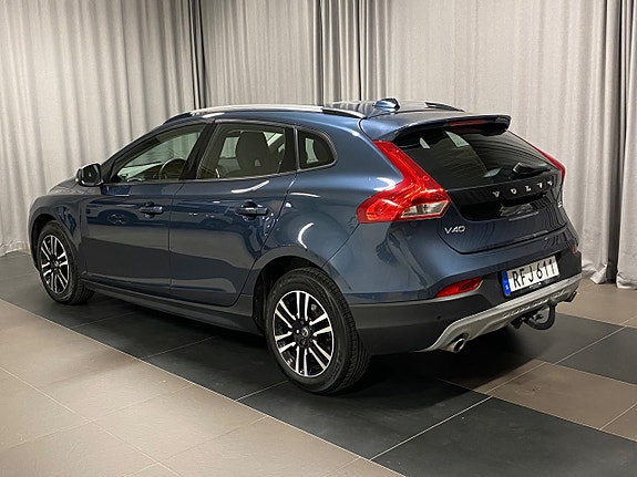 Volvo V40 Cross Country 3 of 19