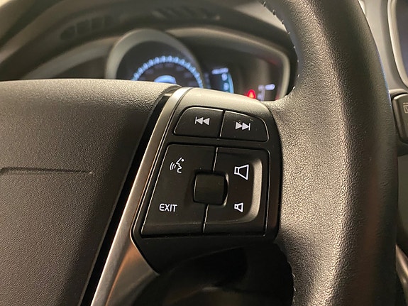 Volvo V40 Cross Country 15 of 19