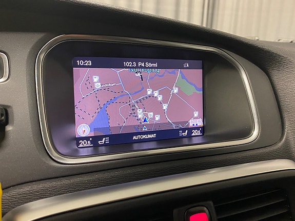 Volvo V40 Cross Country 11 of 19