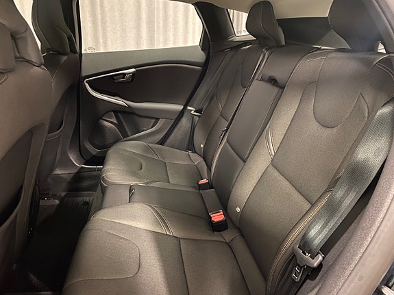 Volvo V40 Cross Country 6 of 19