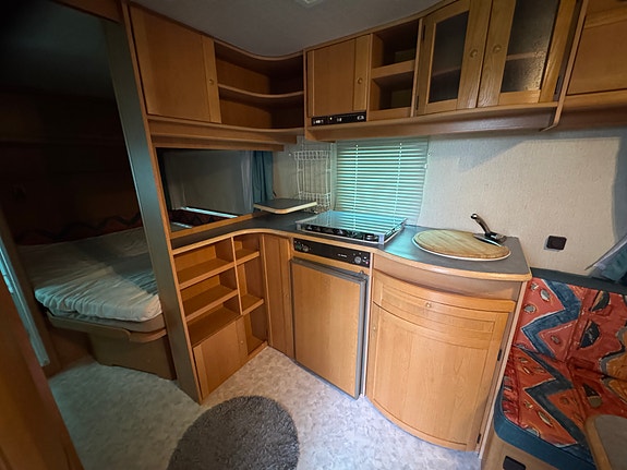 Adria Unica 502 up 5 of 9