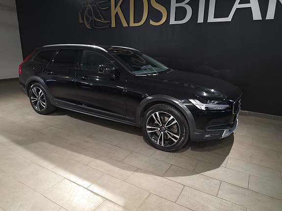 Volvo V90 Cross Country 5 of 16