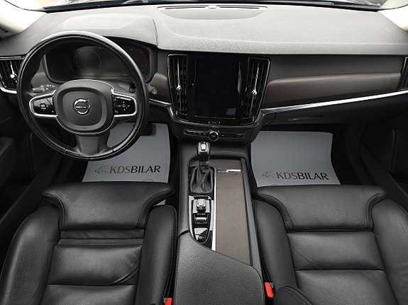 Volvo V90 Cross Country 8 of 16