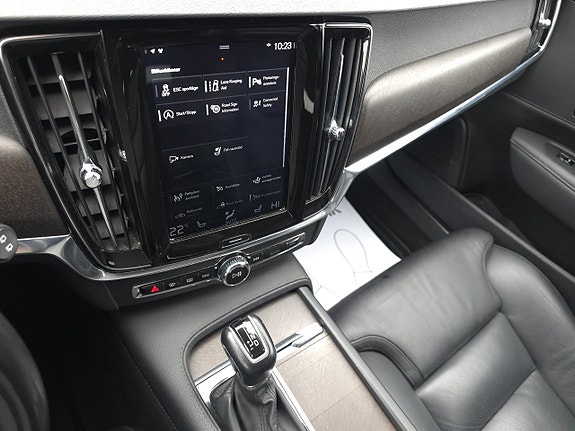 Volvo V90 Cross Country 13 of 16