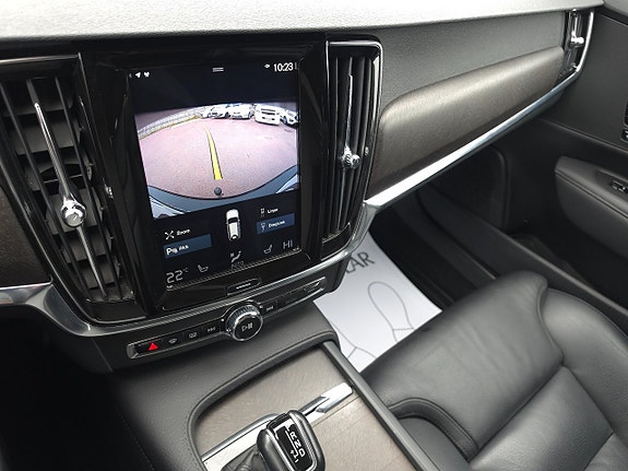 Volvo V90 Cross Country 11 of 16