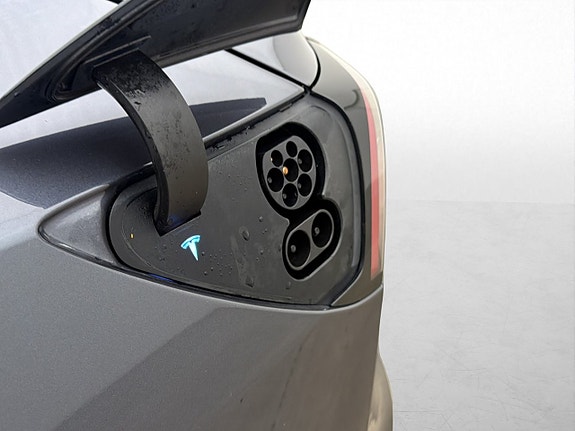 Tesla Model 3 12 of 30