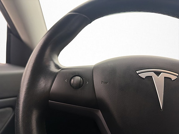 Tesla Model 3 26 of 30