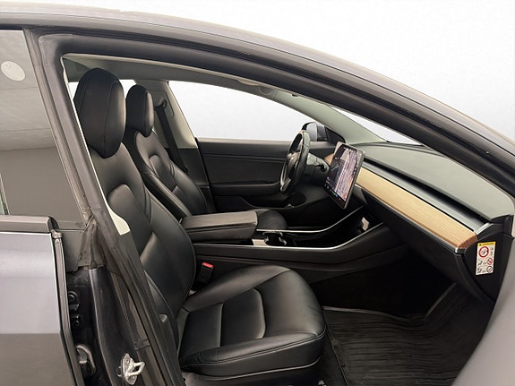 Tesla Model 3 13 of 30