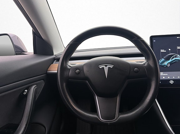 Tesla Model 3 27 of 30