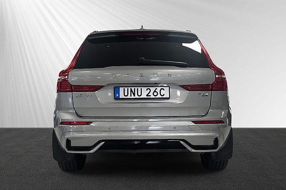 Volvo XC60 2 of 8