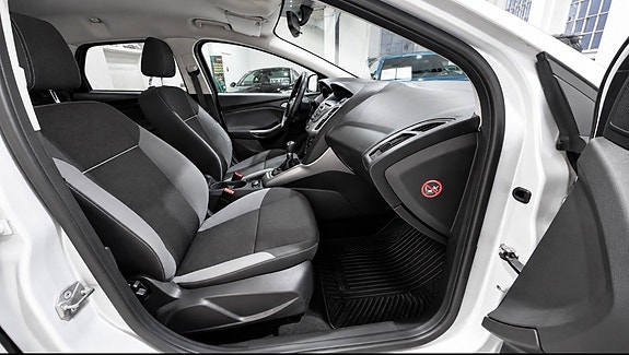 Ford Focus 9 of 13